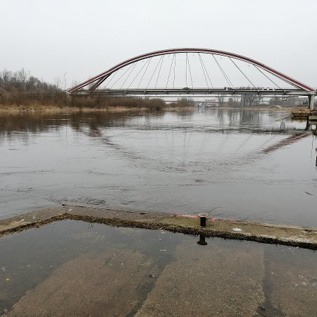 W Narwi przybywa kolejne kilkanaście centymetrów [ZDJĘCIA]