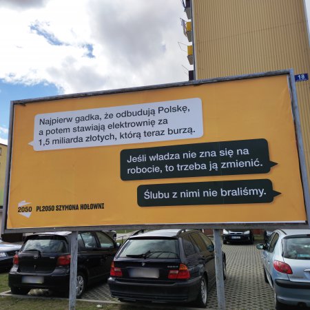 Billboard Polski 2050 w centrum Ostrołęki. Jest nawiązanie do elektrowni