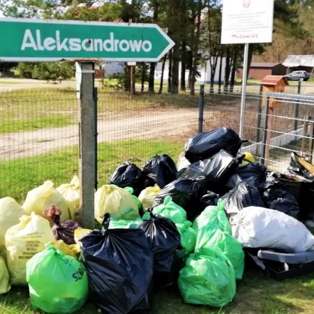 Wiosenne porządki w Aleksandrowie i Obierwi [ZDJĘCIA]