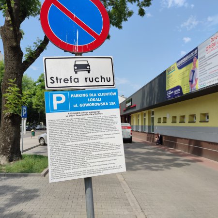 Płatny parking, ale gdzie? Wyjaśniamy wątpliwości klientki sklepu z ulicy Goworowskiej