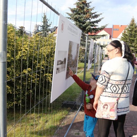 "Ostrołęka dawniej i dziś". Druga część wystawy na Placu Bema [ZDJĘCIA]