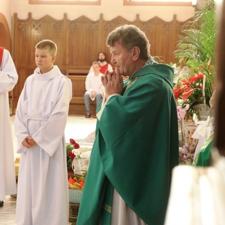 "Zabieram Was w sercu". Ks. Jan Świerad pożegnał się z parafią Zbawiciela Świata [WIDEO, ZDJĘCIA]