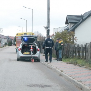 Kolizja osobówki z autobusem na ulicy Wypychy [ZDJĘCIA]