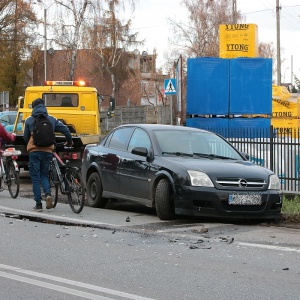 Zderzenie trzech aut przy Stacha Konwy. Są duże korki! [ZDJĘCIA]