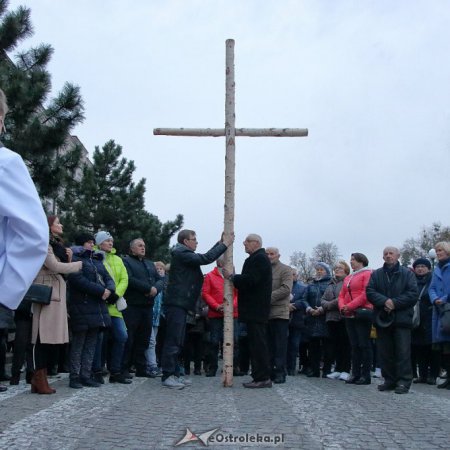 Wielki Piątek 2022. Liturgia Męki Pańskiej, droga krzyżowa