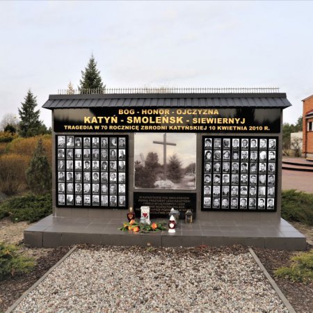 Odnowiono pomnik upamiętniający ofiary katastrofy smoleńskiej