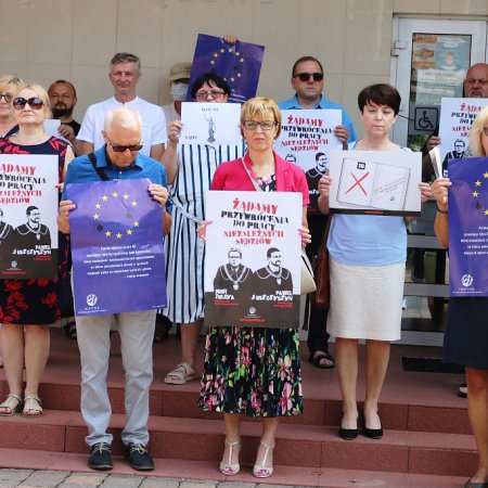 Protest sędziów w Ostrołęce. Padły mocne słowa: "Dokonano zamachu" [WIDEO]