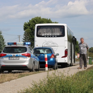 Kolizja osobówki z autobusem na ulicy Warszawskiej [FOTO]