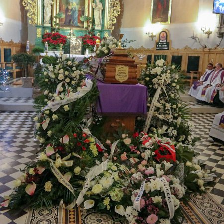 "Odszedł do Pana w marszu". Ostatnie pożegnanie ks. Zygmunta Żukowskiego [ZDJĘCIA]