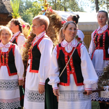 Niedziela Kadzidlańska. Uroczysta msza i dożynkowy korowód [WIDEO, ZDJĘCIA]