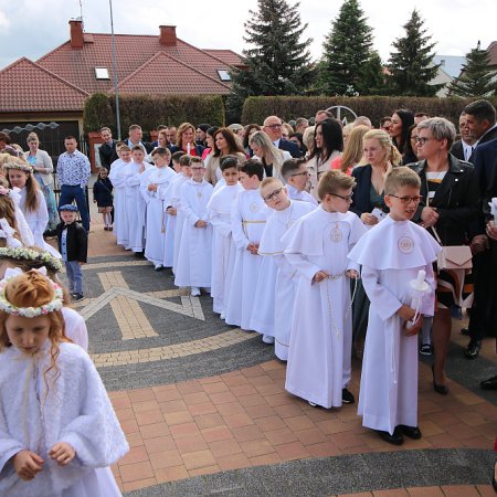 Pierwsza Komunia Święta w kościele pw. NMP Królowej Rodzin [ZDJĘCIA]