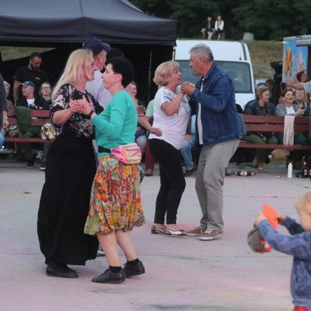 Koncert i potańcówka kurpiowska! Muzyczny wieczór na plaży [WIDEO, ZDJĘCIA]