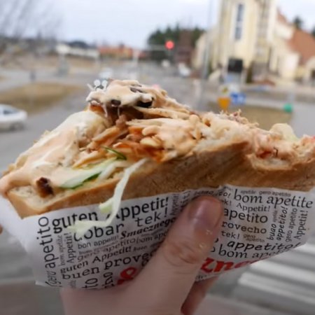 Kebson testuje w Ostrołęce. Ten kebab ocenił na "szóstkę" [WIDEO]