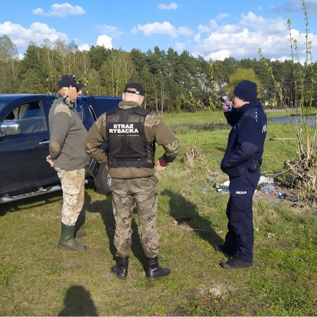 Kłusownik zarzucił sidła na Narwi, ale to on sam wpadł w czyjąś pułapkę [ZDJĘCIA]