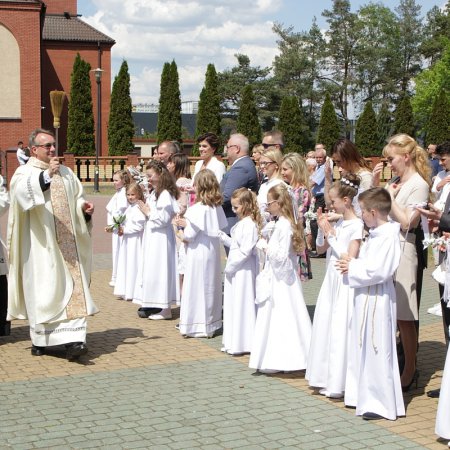 Pierwsza Komunia Święta w kościele pw. Zbawiciela Świata w Ostrołęce [ZDJĘCIA]