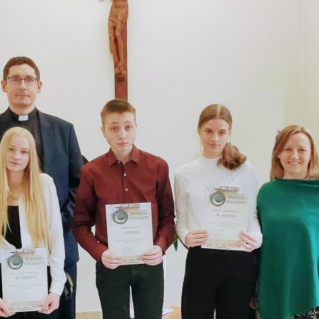 Uczniowie I LO w Ostrołęce najlepsi w etapie diecezjalnym Olimpiady Teologii Katolickiej
