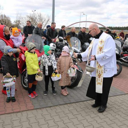 Motoświęconka w Ostrołęce. Świąteczna tradycja podtrzymana [WIDEO, ZDJĘCIA]