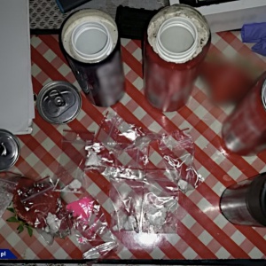 Narkotyki ukryte w puszkach po napojach. CBŚP zatrzymało 12 osób! [WIDEO, ZDJĘCIA]