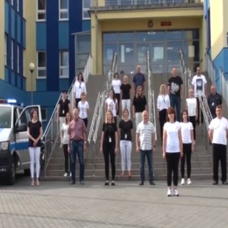 #GaszynChallenge. W akcji pracownicy komendy policji w Ostrołęce [WIDEO]