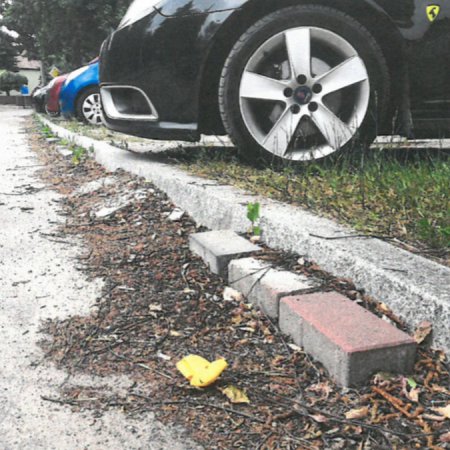 Zbyt wysokie krawężniki? Najpierw trzeba... wybudować parking