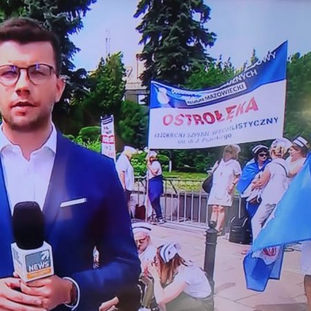 Pielęgniarki z Ostrołęki protestują przed Sejmem