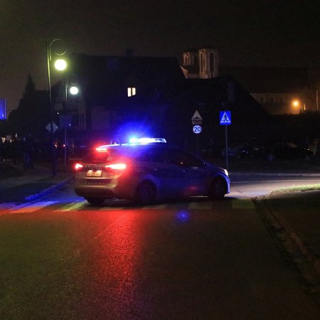 Uciekł z auta, zostawiając pijanych kolegów. Policja zatrzymała podejrzanego