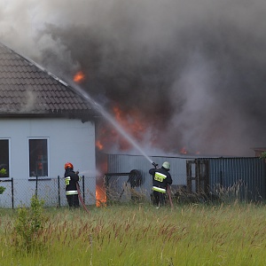 Bilans strat po pożarze w warsztacie wulkanizacyjnym [WIDEO, ZDJĘCIA]