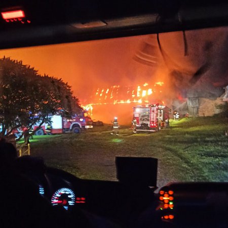 Pożar pod Czerwinem. W akcji 10 jednostek strażackich [FOTO]