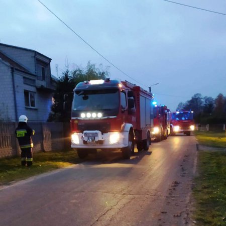 Pożar w Obierwi. Ogień w piwnicy domu