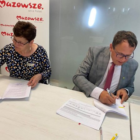 Nowe inwestycje drogowe w powiecie ostrołęckim. Umowy podpisane