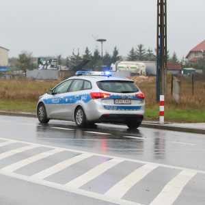 Kierowca bez prawa jazdy ale z niebezpiecznym ładunkiem zatrzymany przez ostrołęckich policjantów 