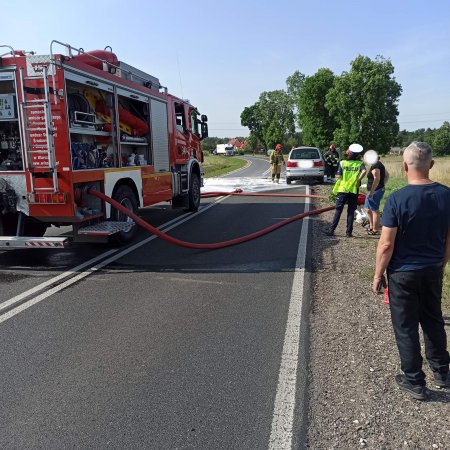 Niebezpieczna sytuacja na DK-53. Podczas jazdy zapalił się samochód [ZDJĘCIA]