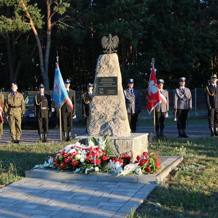 Ostrołęczanie uczcili pamięć ofiar II Wojny Światowej [ZDJĘCIA]