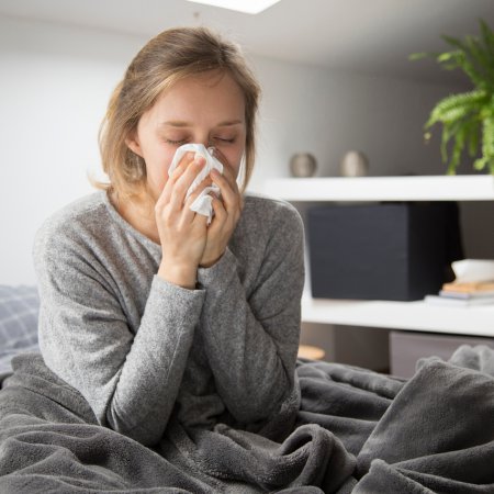 Przeziębienie i grypa - jak sobie z nimi radzić?