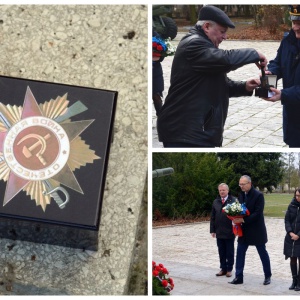 Sierp, młot i kwiaty. Rosyjska delegacja na cmentarzu w Ostrołęce