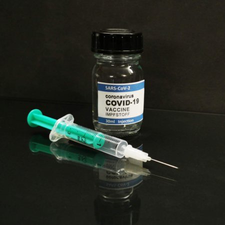 MZ: zaledwie 5,50 proc. w pełni zaszczepionych przeciw COVID-19 zostało zakażonych