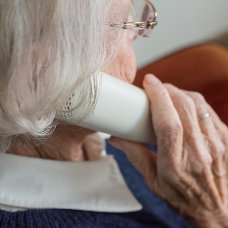 Seniorka oszukana "na prokuratora". Po pieniądze przyjechała taksówką z Łomży do Ostrołęki!