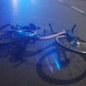 Wypadek na Ławskiej. Ciężko ranny rowerzysta trafił do szpitala [ZDJĘCIA]
