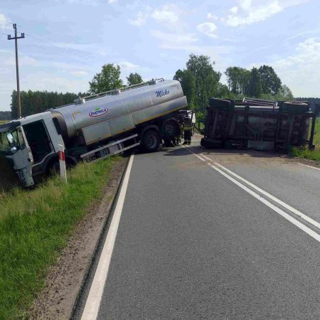 Wypadek w Zabielu Wielkim. Cysterna zablokowała drogę [WIDEO, ZDJĘCIA]